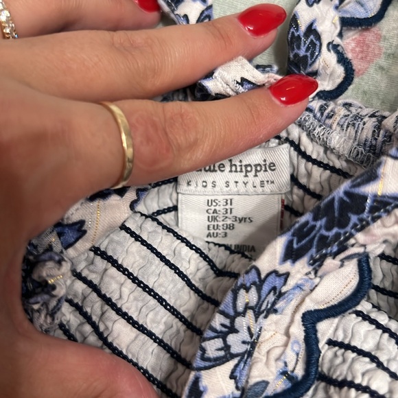 Set - Picture 2 of 3